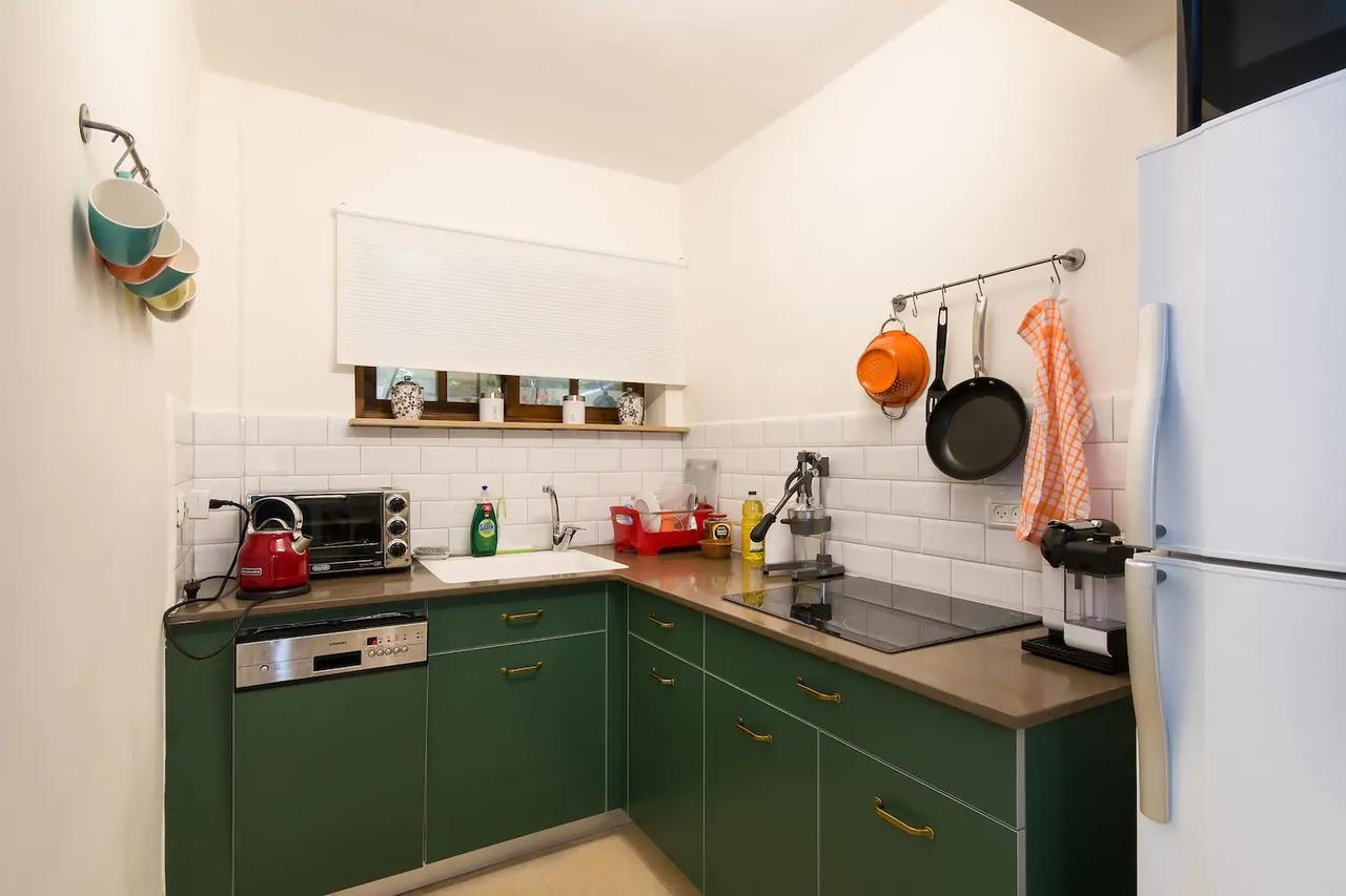 Cozy Apartment In The Carmel Center Haifa Eksteriør billede