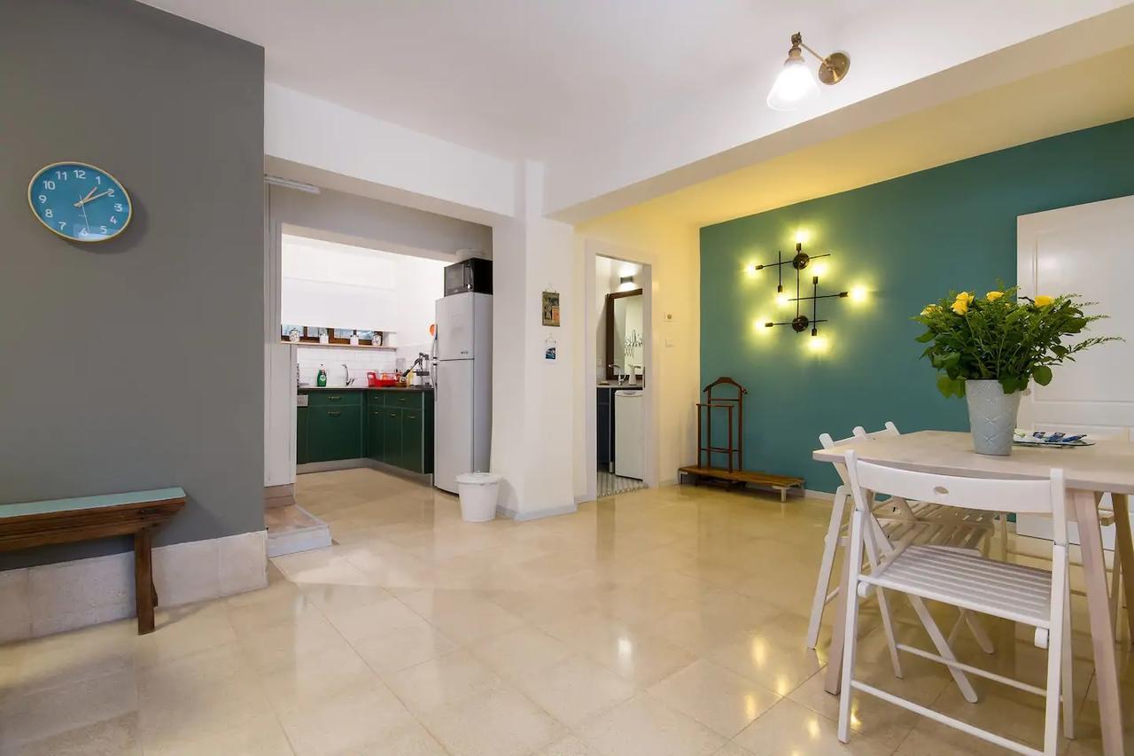 Cozy Apartment In The Carmel Center Haifa Eksteriør billede